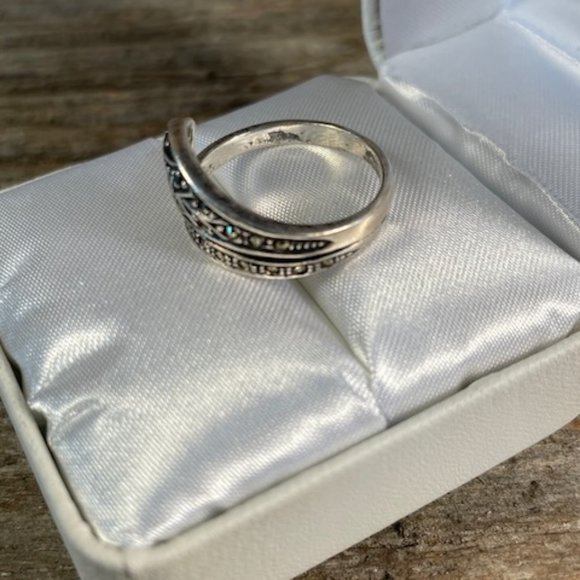 Antique Sterling Silver Marcasite Ring - Picture 3 of 7